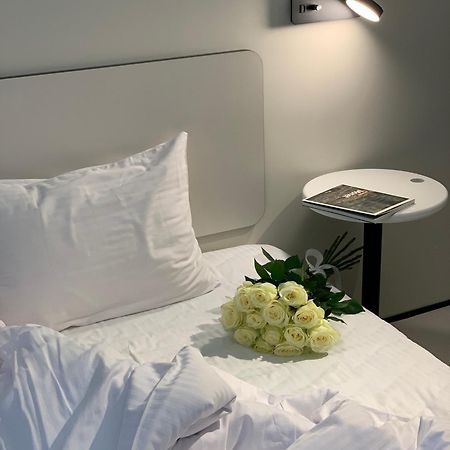 Ultramarinn Hotel Одеса Екстериор снимка