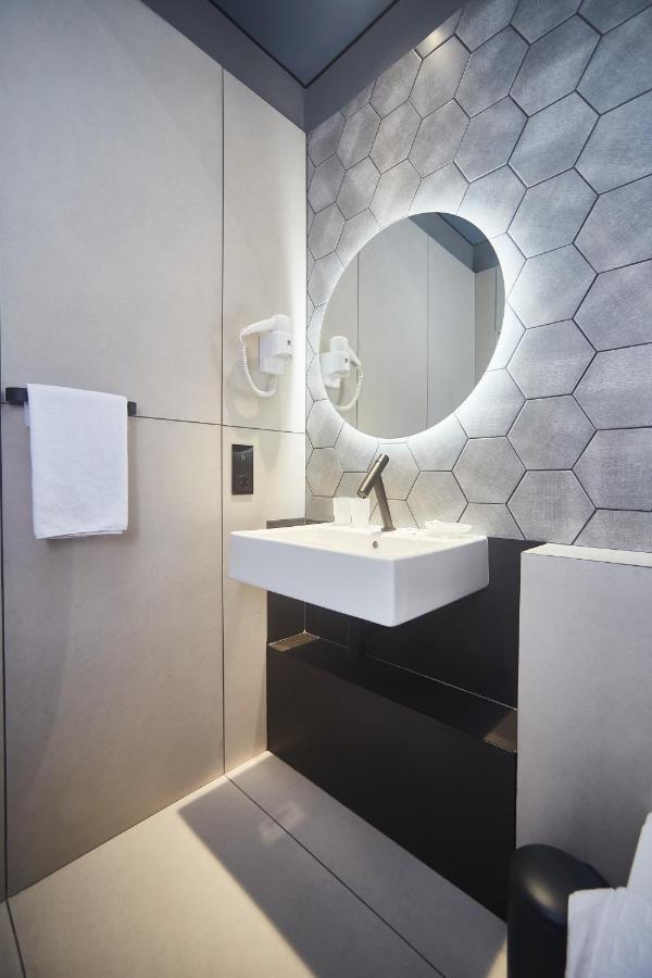 Ultramarinn Hotel Одеса Екстериор снимка