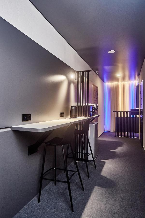 Ultramarinn Hotel Одеса Екстериор снимка